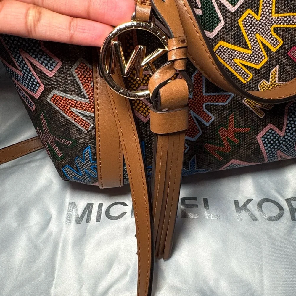 Michael Kors Sullivan Signature Multicolor Satchel cute! - Picture 4 of 5